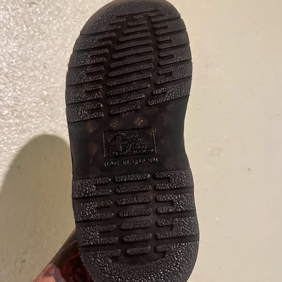 Dr. Martens Dark Sole Footwear - Picture 3 of 9
